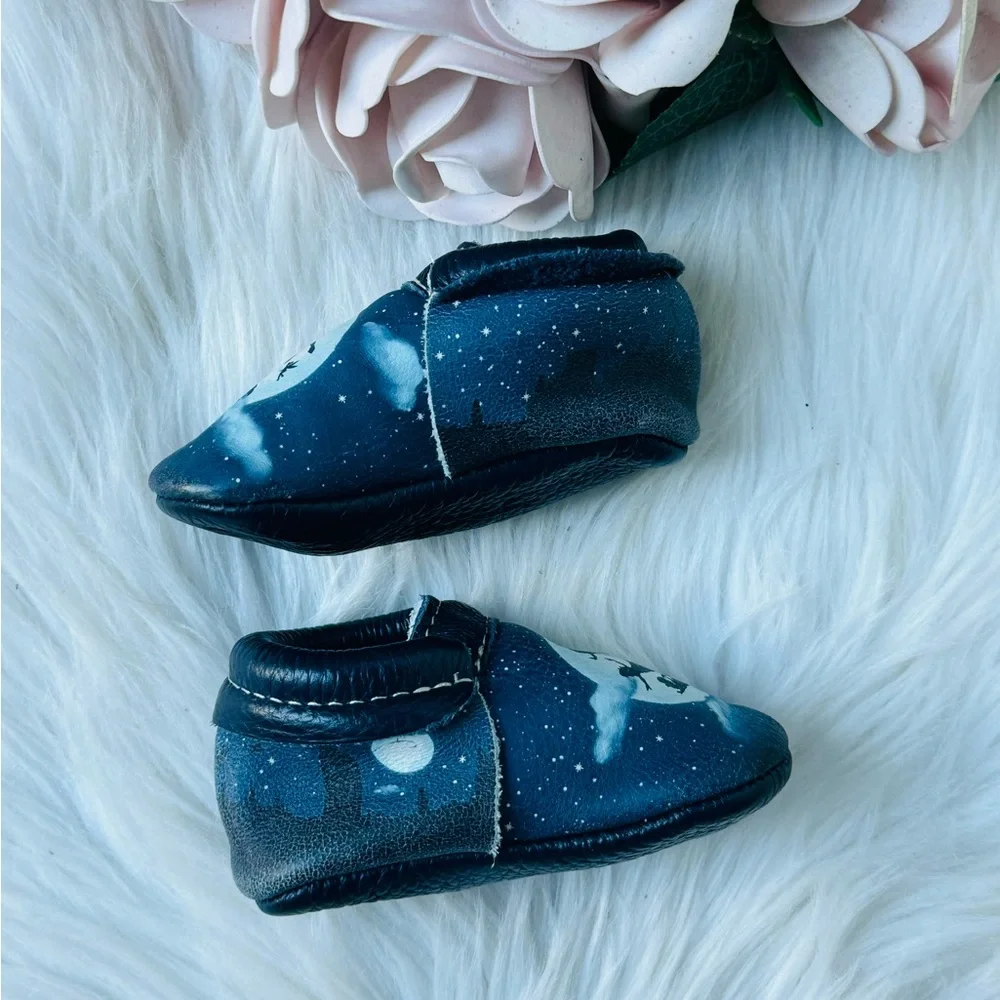 Freshly Picked X Disney Peter Pan Flight to Neverland City Moccasins